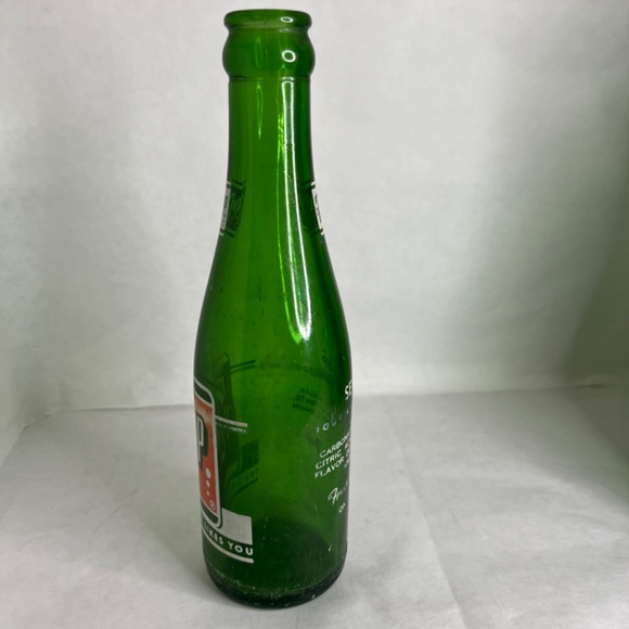 Vintage 1959 7UP Green Glass 12 oz Soda Bottle You Like It It Likes You Buff - Picture 2 of 8